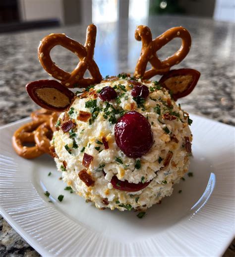 Christmas Cheese Ball